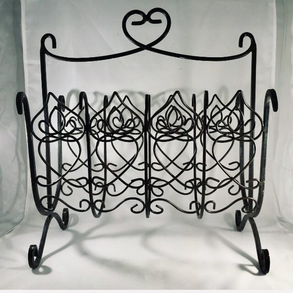Southern Living At Home Other - SLAH Davistown Estate Iron Magazine Holder EUC